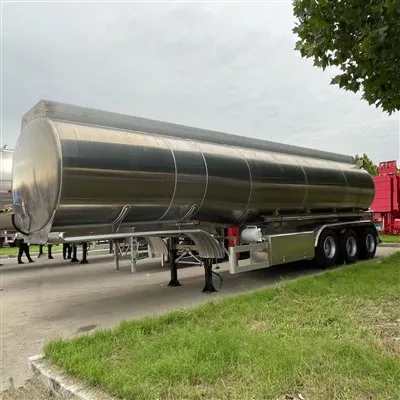 Rimorchio con cassone ribaltabile